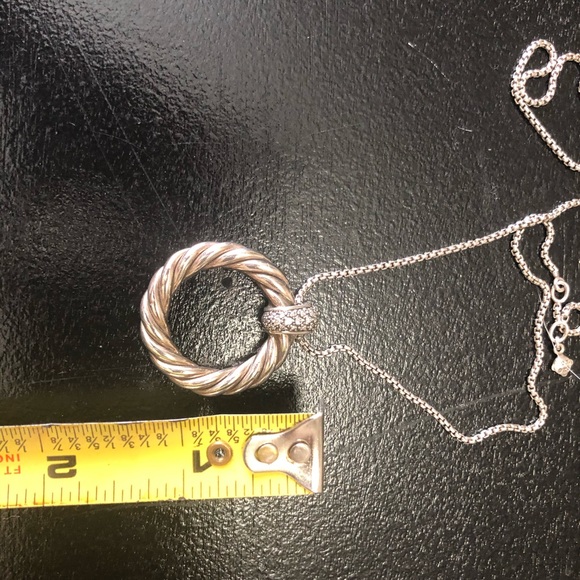 Like New David Yurman Circle Pendant Necklace - Picture 6 of 6